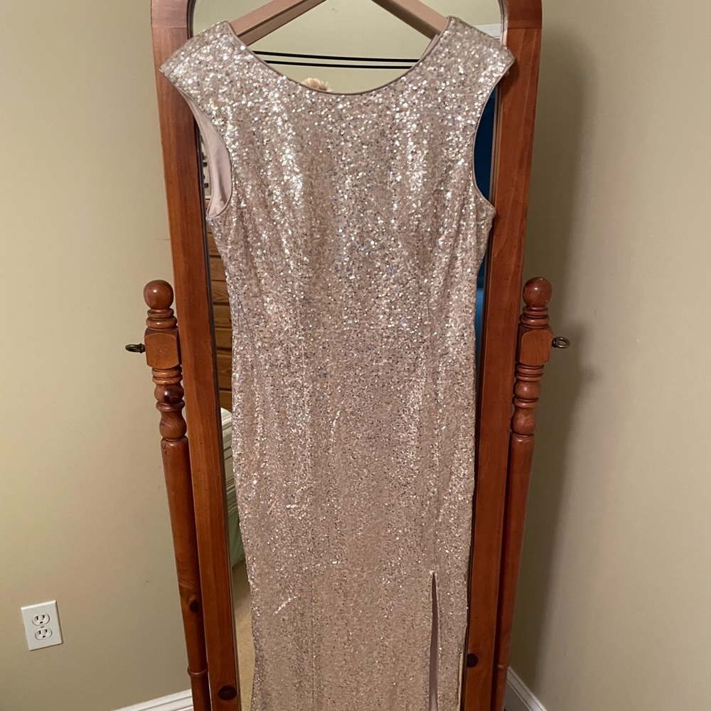 This beautiful dress was a hit at my daughter’s wedding!